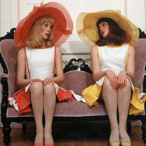Des Mademoiselles De Rochefort: Hats