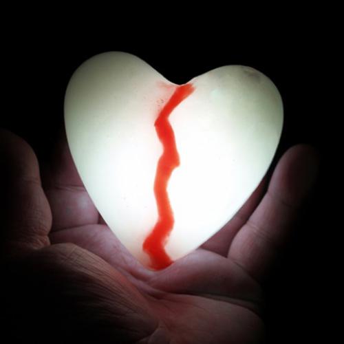 DShed: Five Vinegar Valentines: Broken Heart