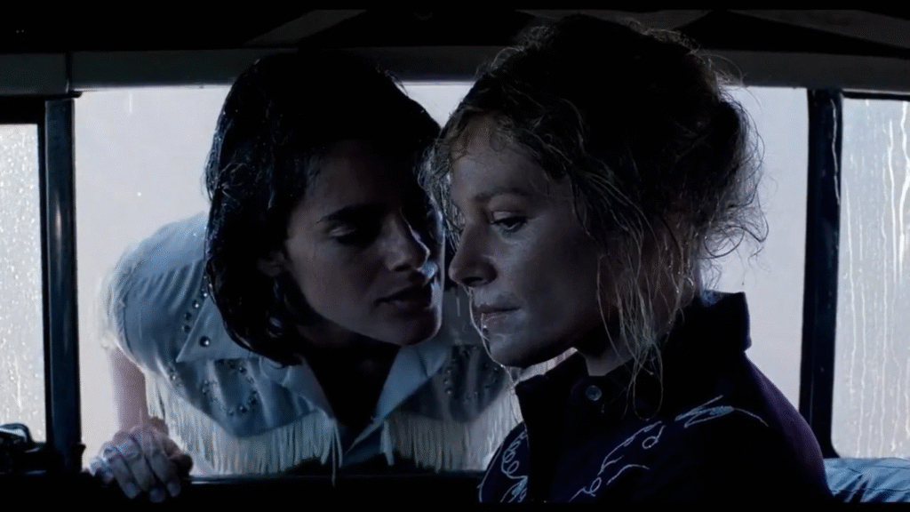 Helen Shaver and Patricia Charbonneau in Desert Hearts