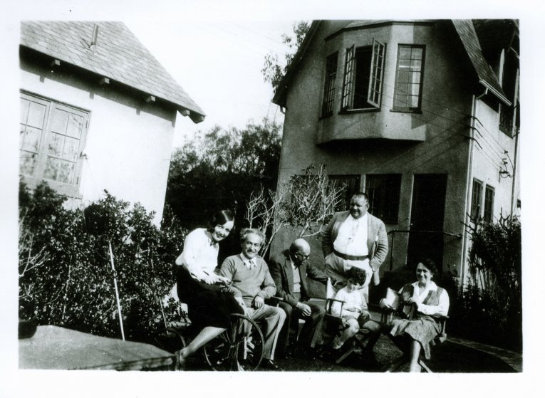 Photo of Dita Parlo, Berthold Viertel, Arnold Schönberg, Thomas Viertel, Heinrich George and Salka Viertel.