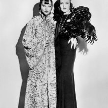 Still: Anna May Wong and Marlene Dietrich 