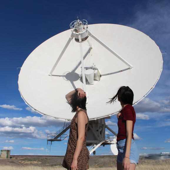 Ella Good and Nicki Kent at VLA in New Mexico © Nicholas Crumrine 2019