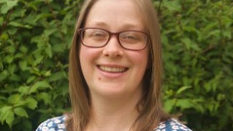 Photo of Laura Walder,