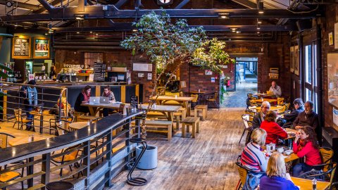 Café/Bar