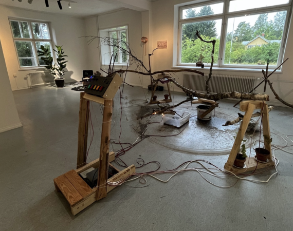 An image of the sculpture, Mud Machine, by Paul Granjon